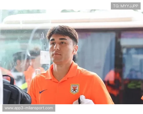 山东泰山阿卜杜肉苏力突破防线射门得手：一球背后的训练与信念